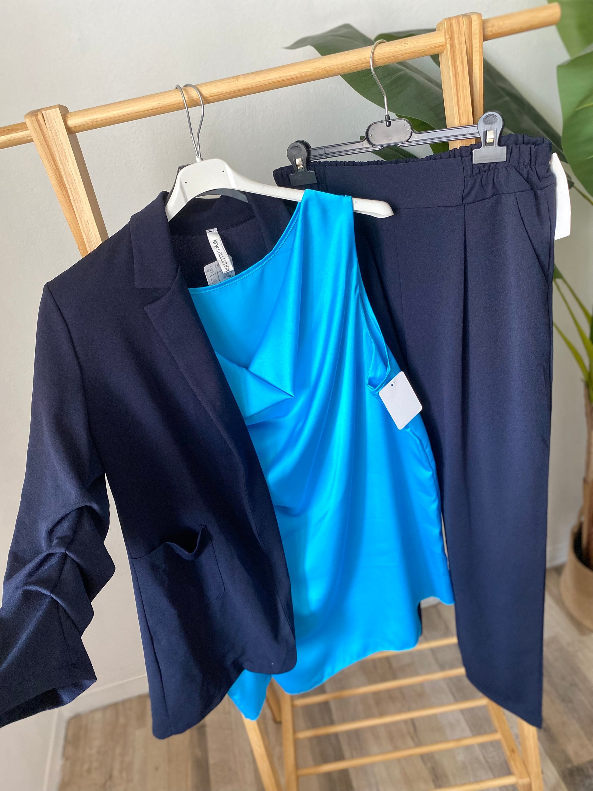 Tailleur manica arricciata