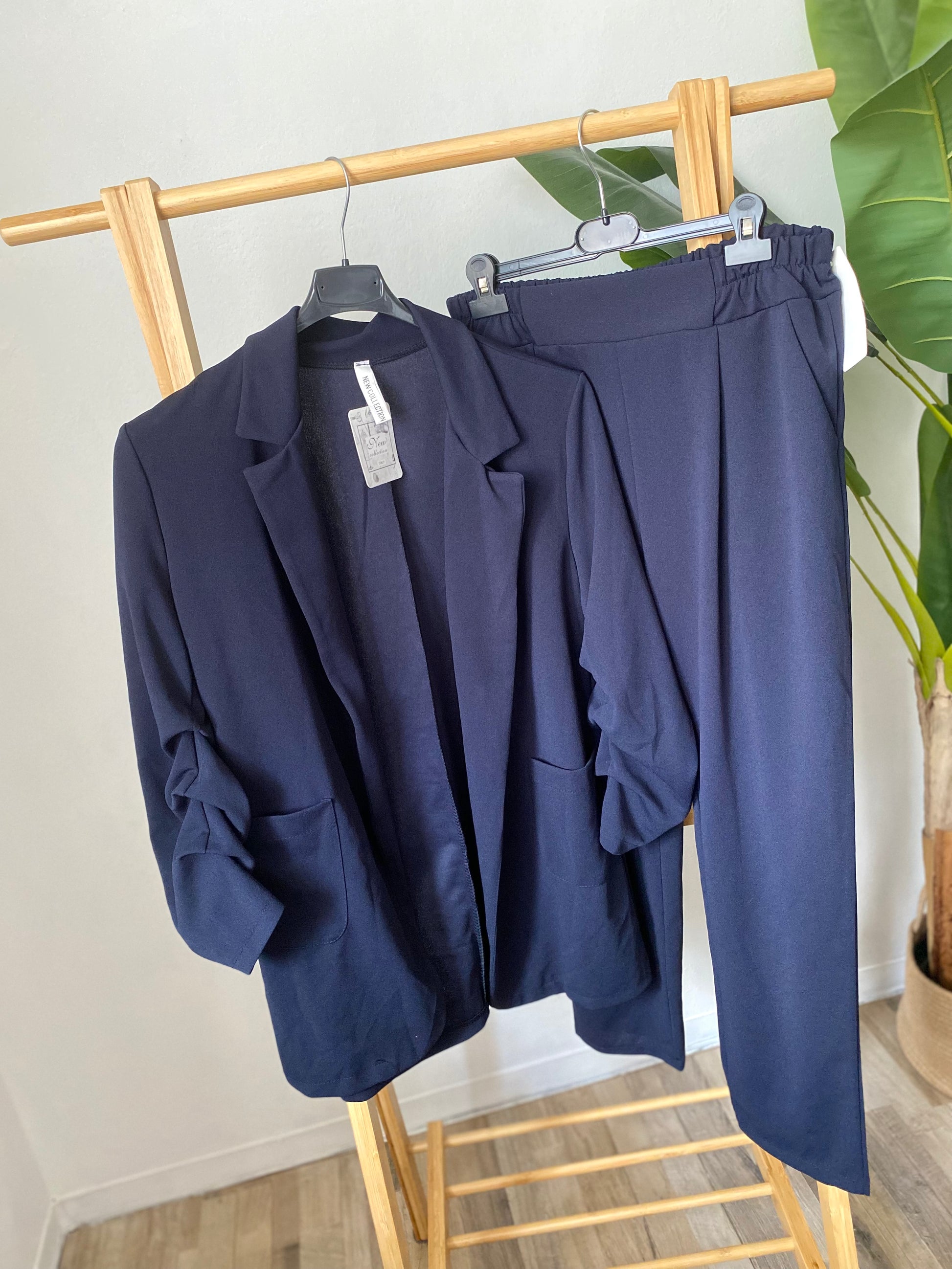 Tailleur manica arricciata