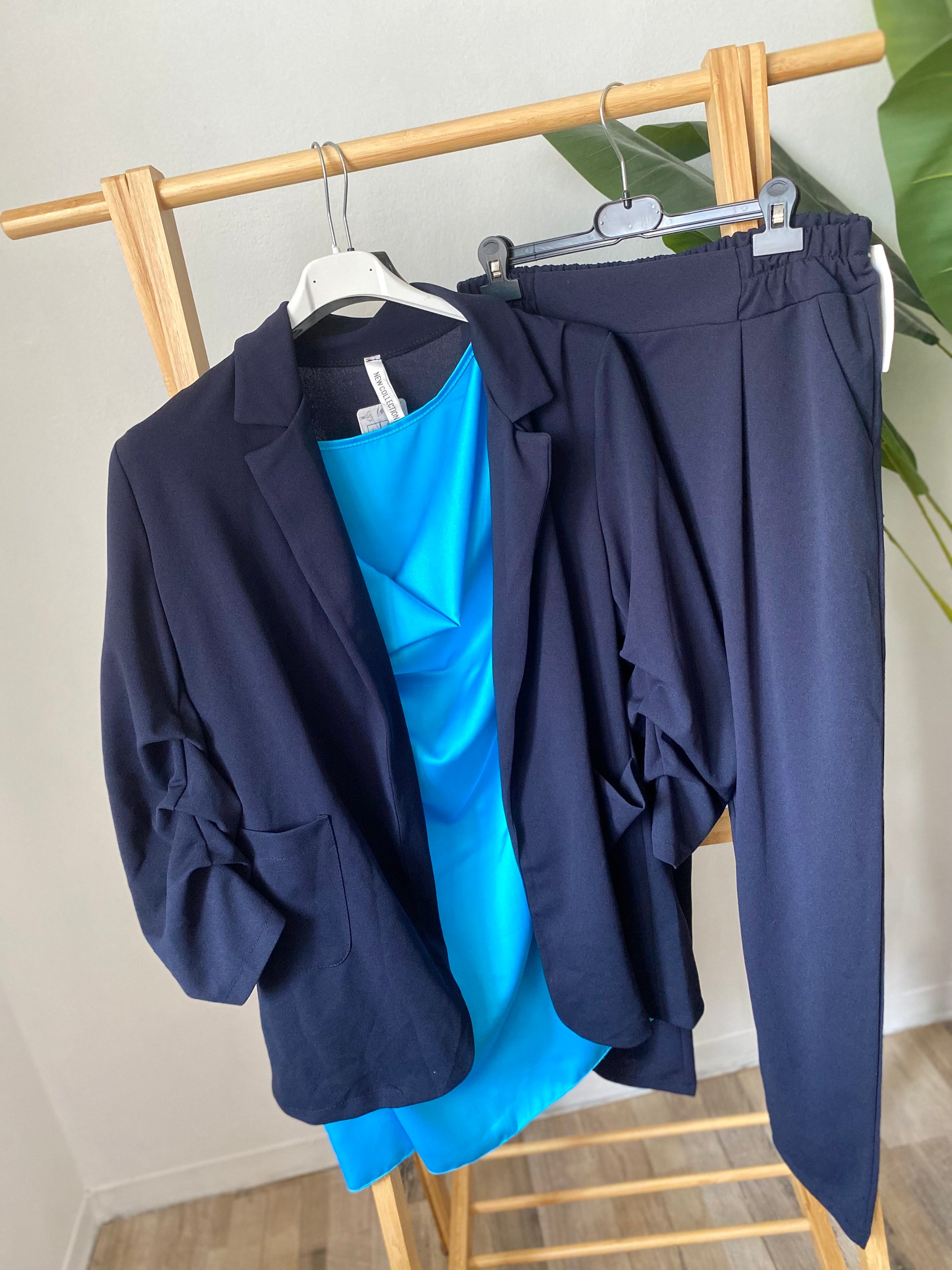 Tailleur manica arricciata