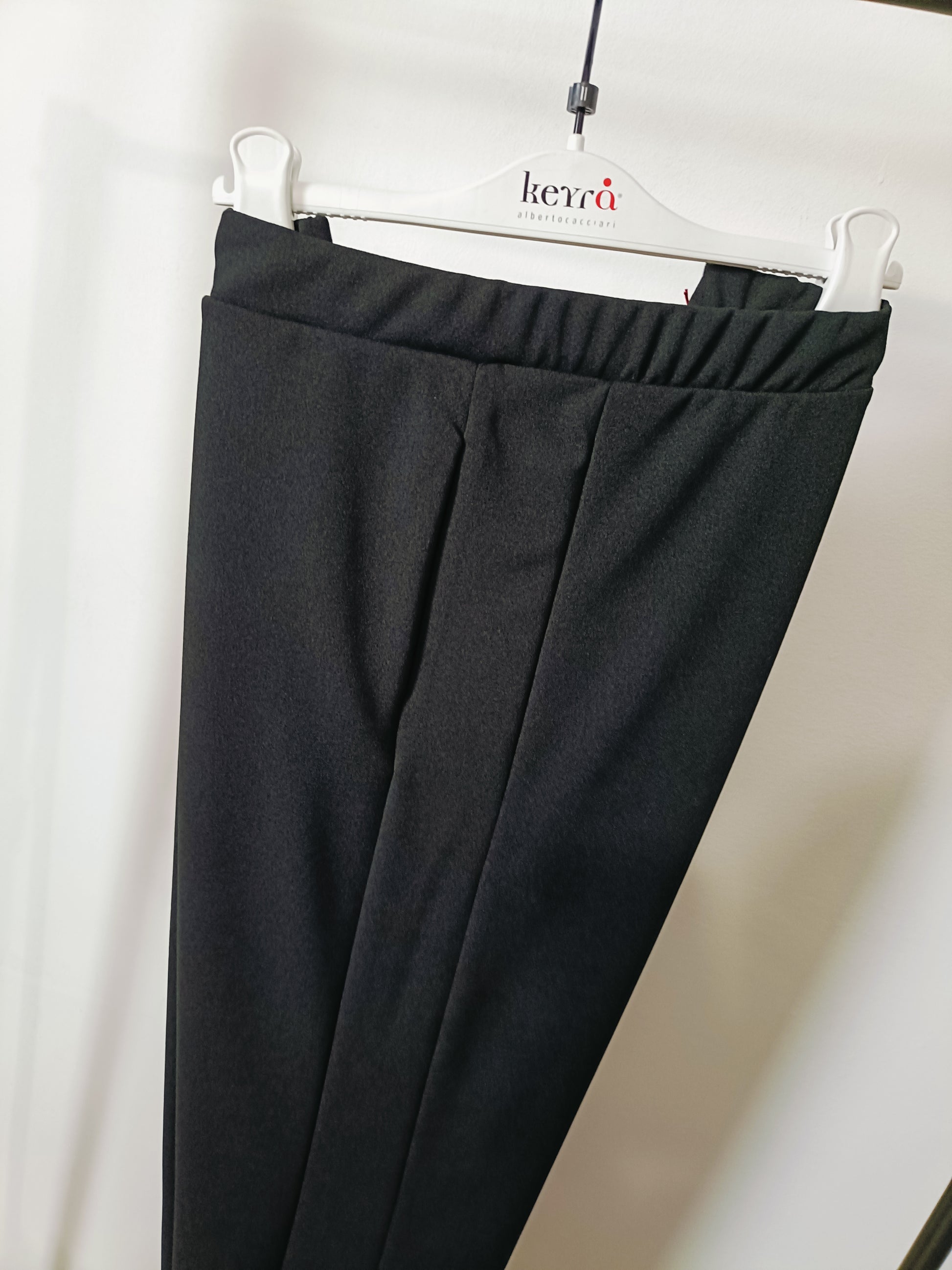 Pantalone crepè tasche