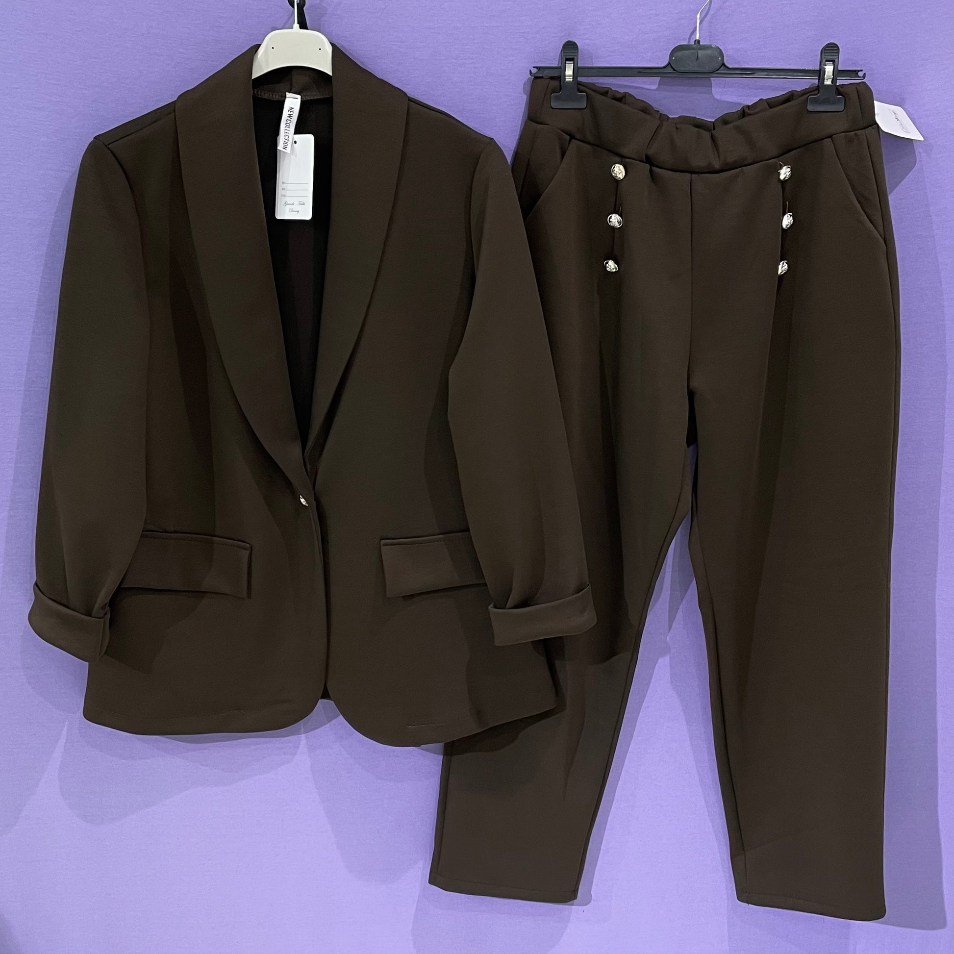 Tailleur bottoni decorativi curvy