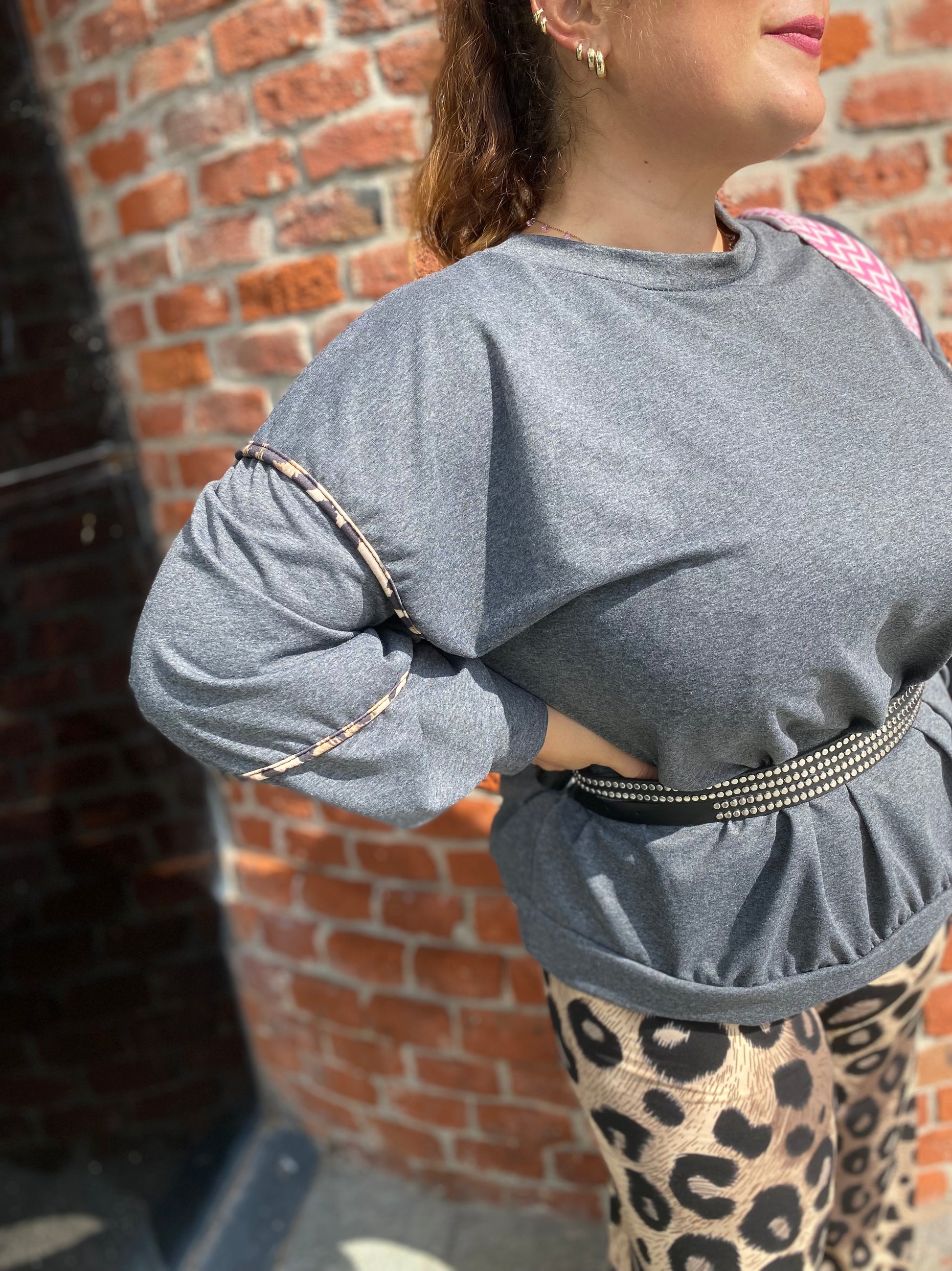 Felpa dettagli maculati