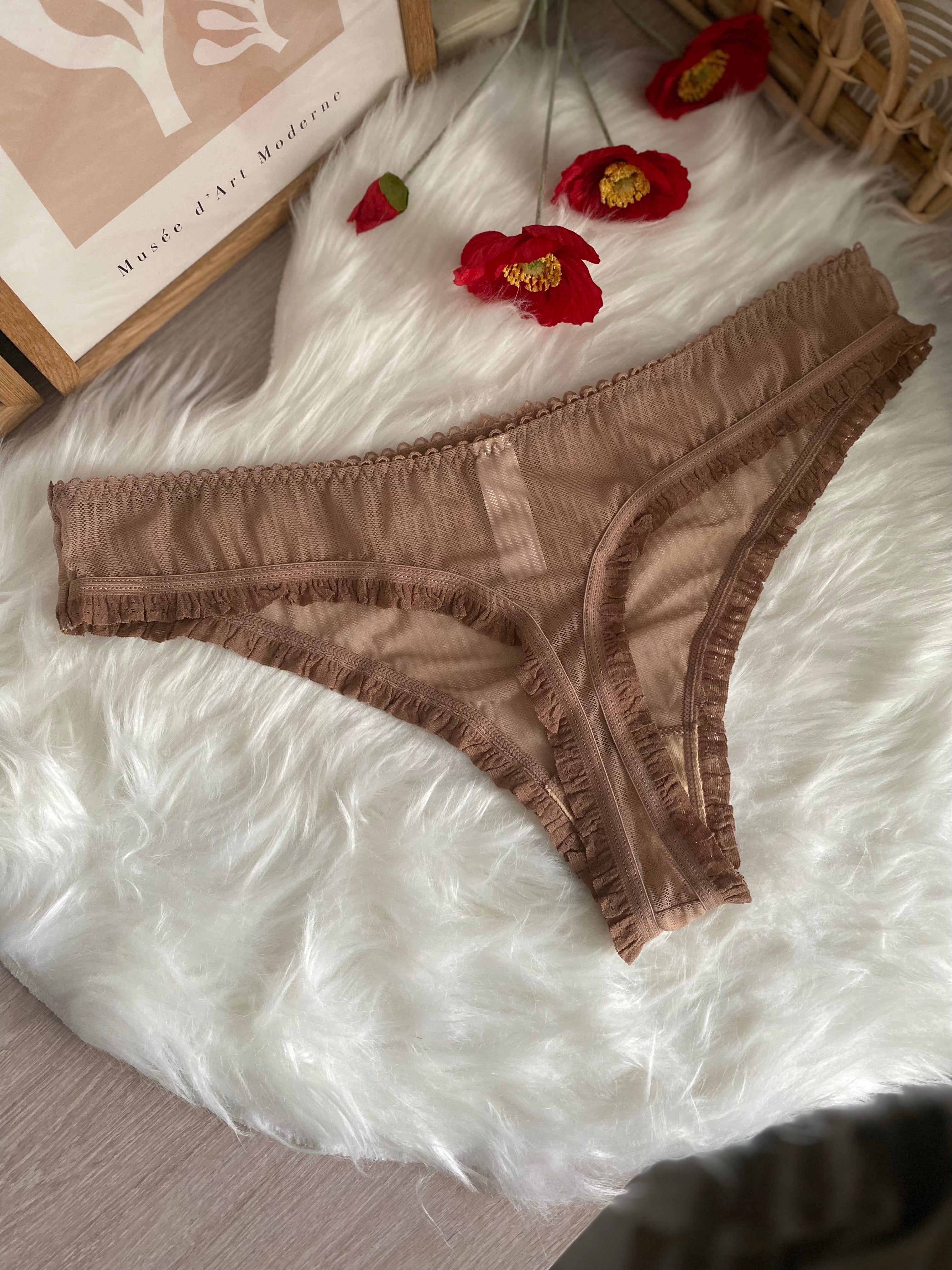 Tanga ricamato curvy traforato