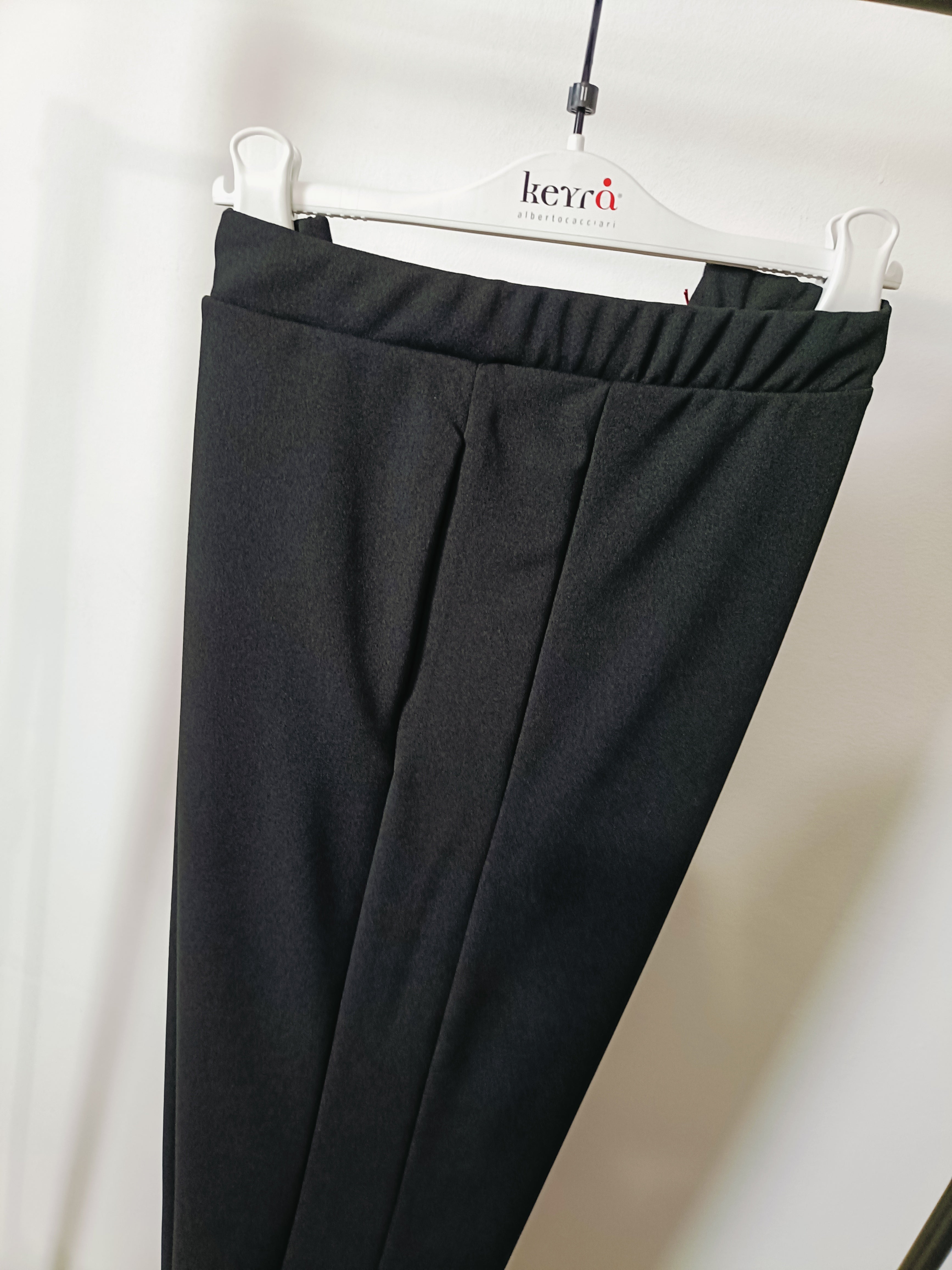 Pantalone crepè tasche