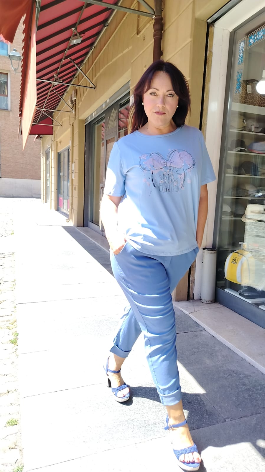 T-Shirt Donna "Magico Castello" con Strass – Nuova Collezione
