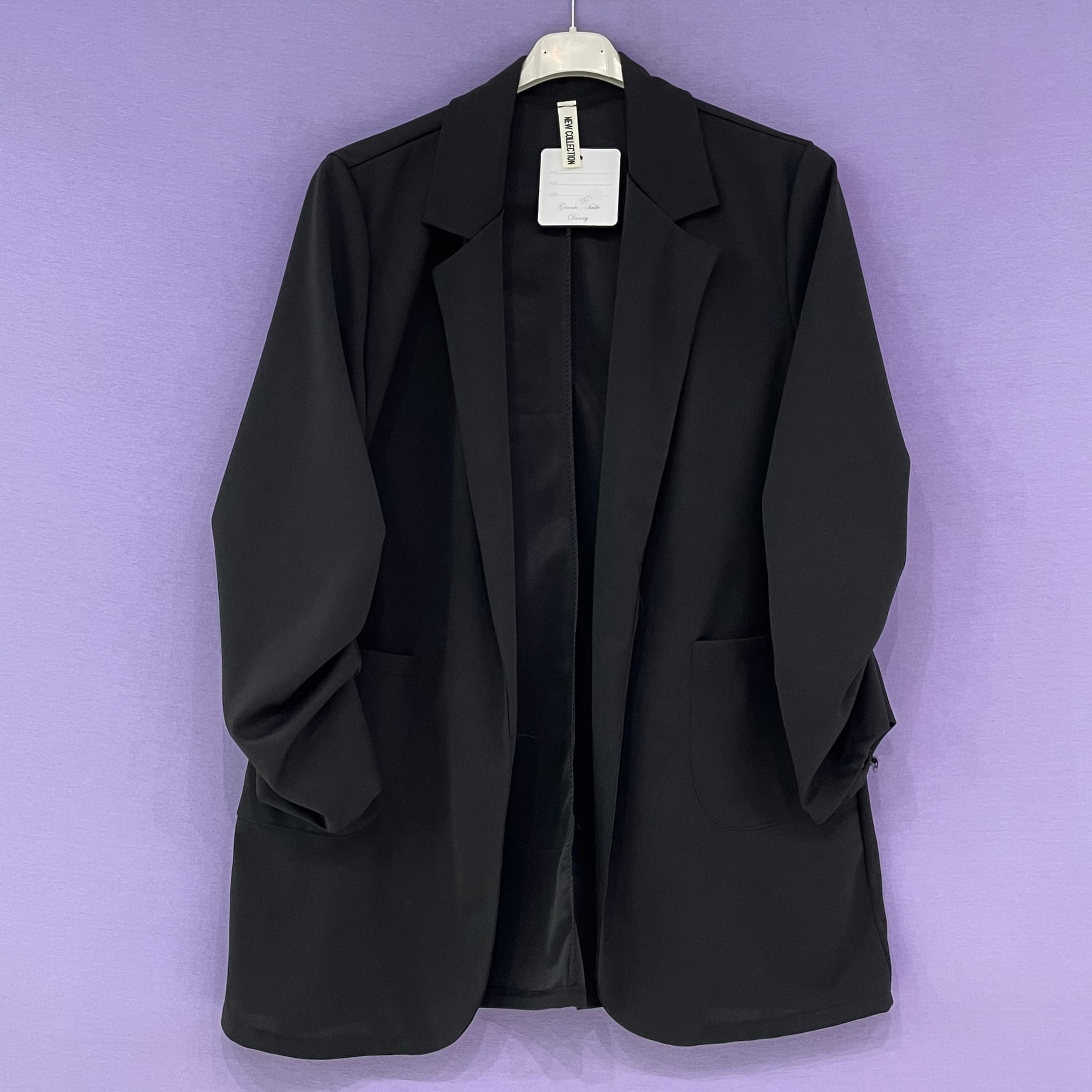 Blazer manica arricciata nero - Prima Fila Moda Curvy