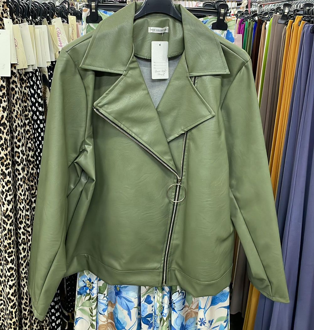 Giacca ecopelle con zip curvy