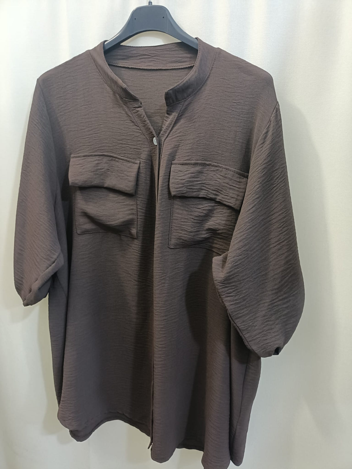 Maxi camicia con bottoni e taschine curvy - Prima Fila Moda Curvy
