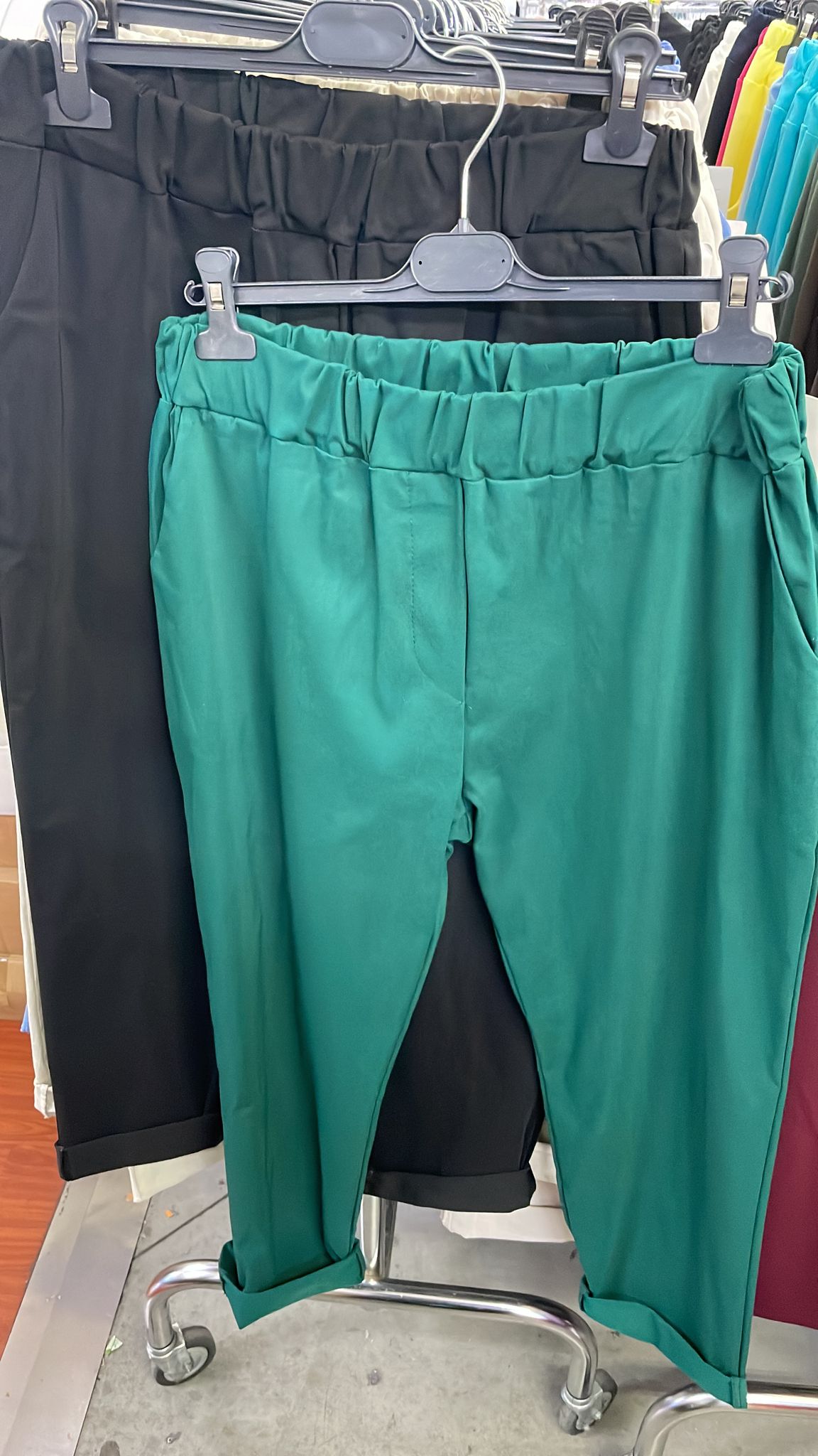 Pantaloni Jeansetto donna curvy in viscosa, vestibilità ampia, vita alta e comfort garantito - Prima Fila Moda Curvy