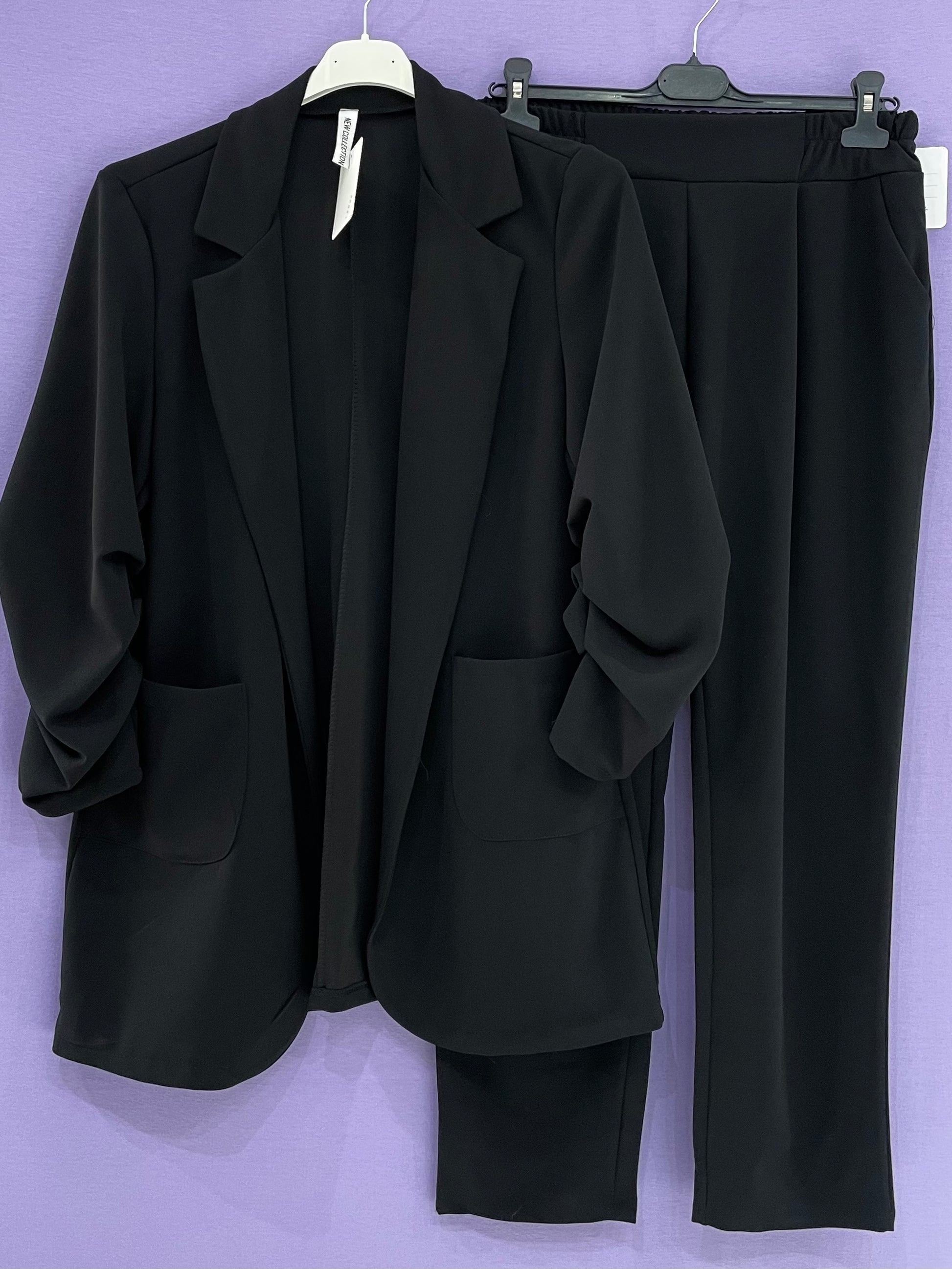 Tailleur curvy manica arricciata