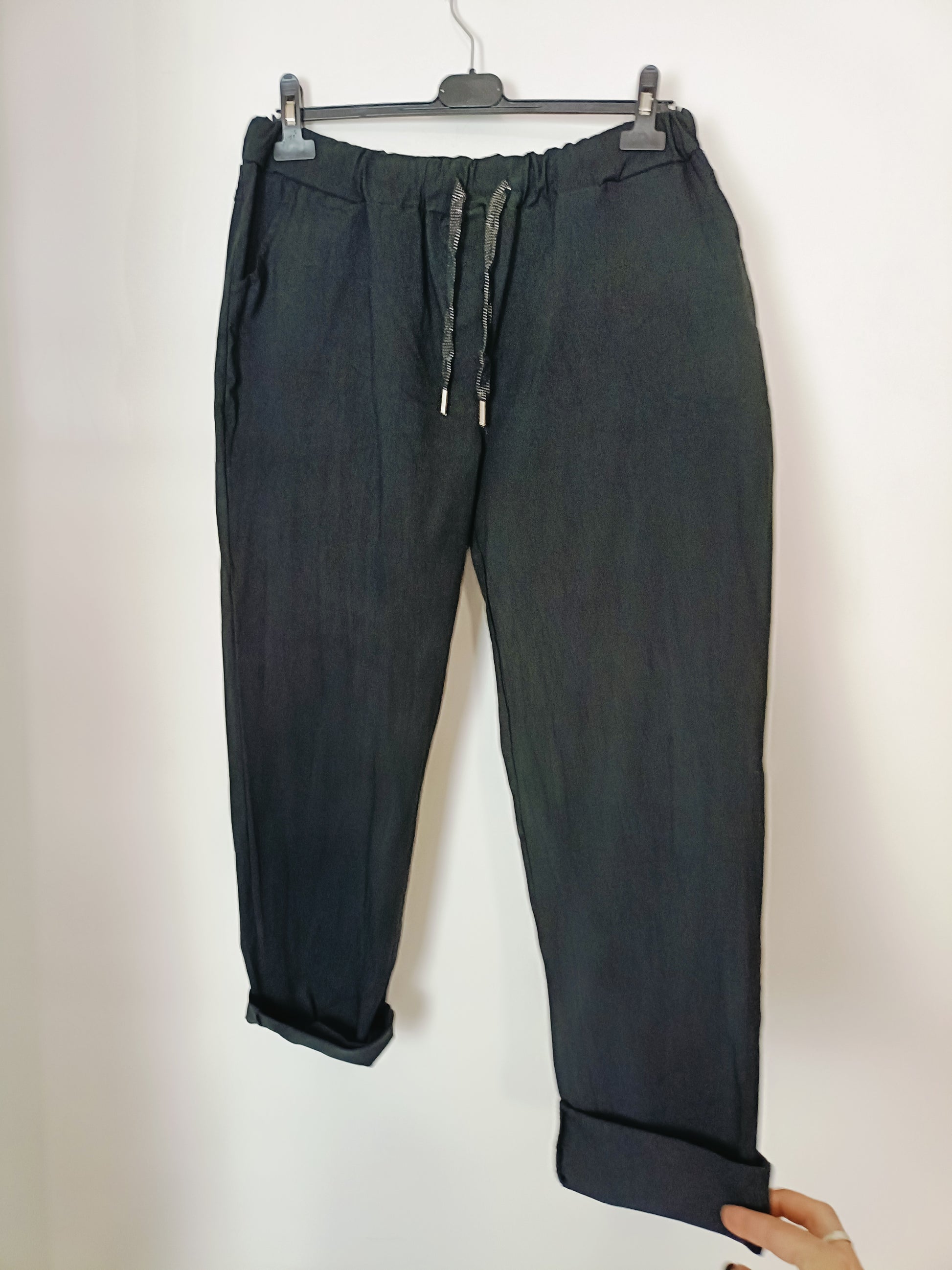 Pantalone Nero Morbido con Elastico e Laccio Lurex – Taglie Comode 54/56