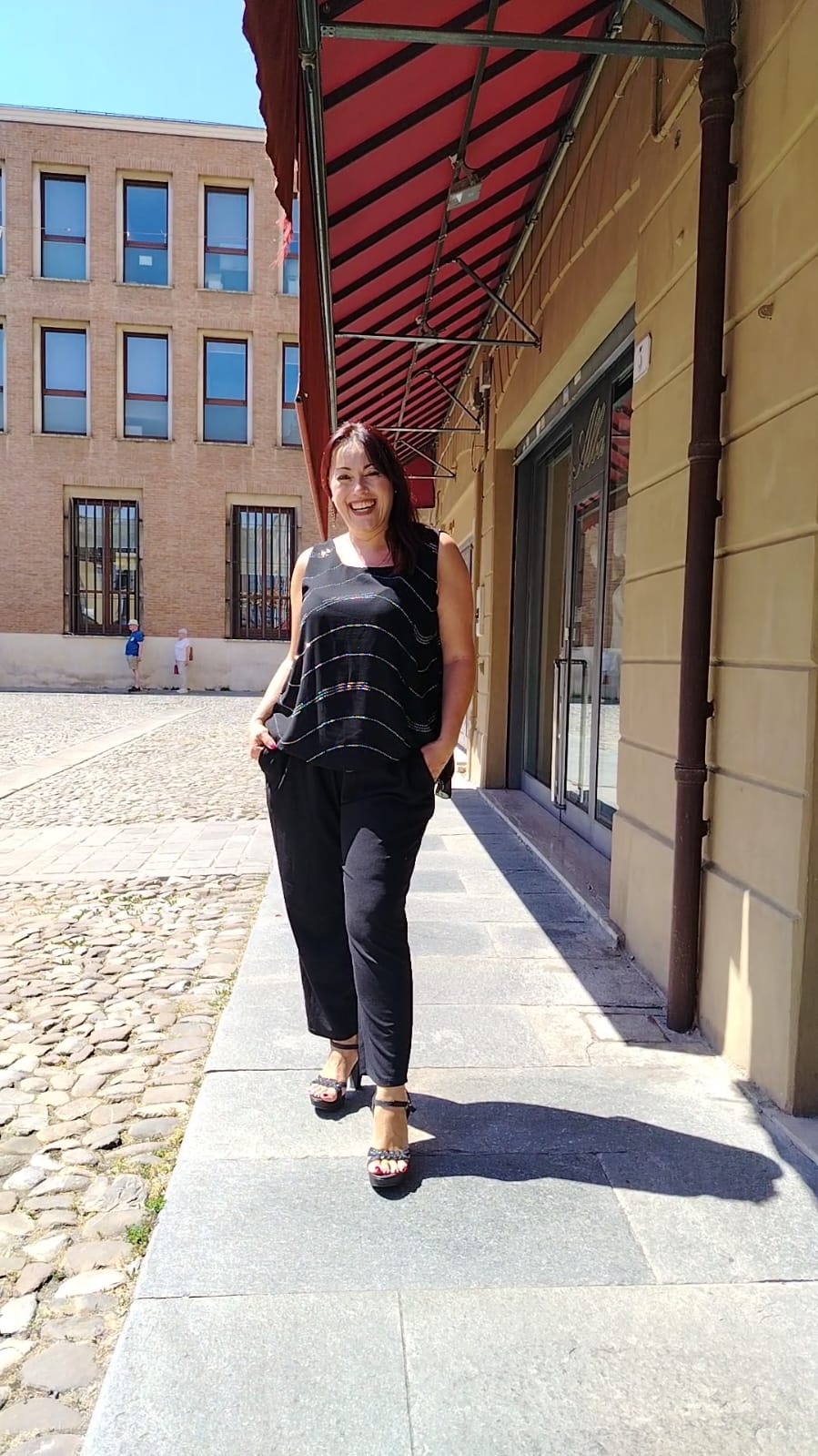 Top Curvy dettagli luminosi