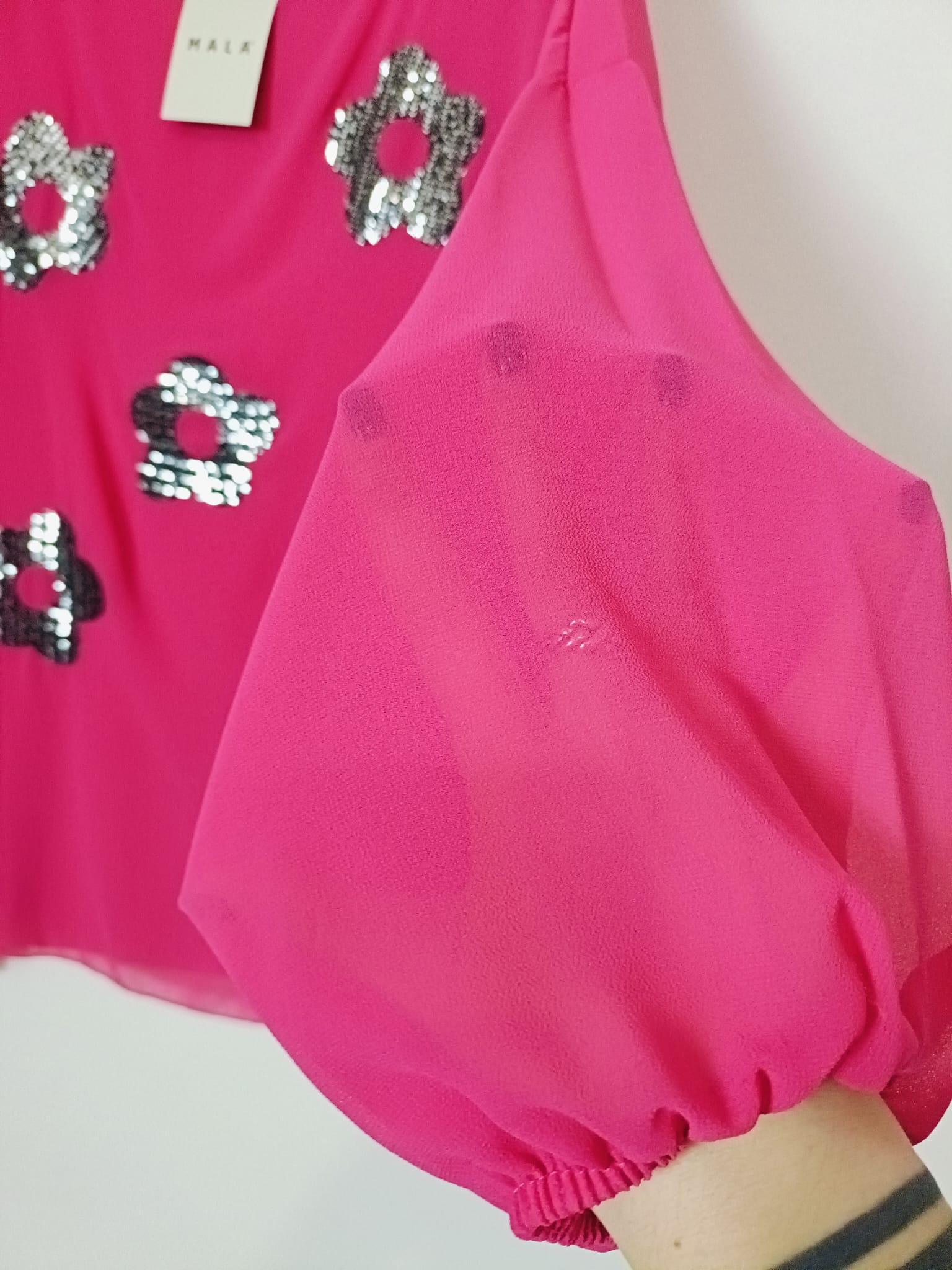 Blusa fiori paillettes