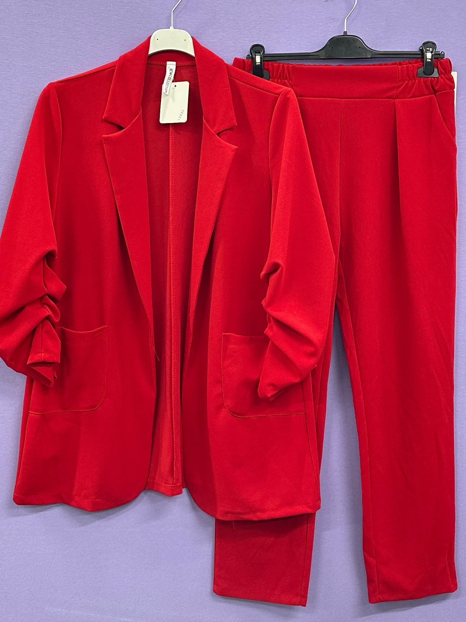 Tailleur Curvy manica arricciata