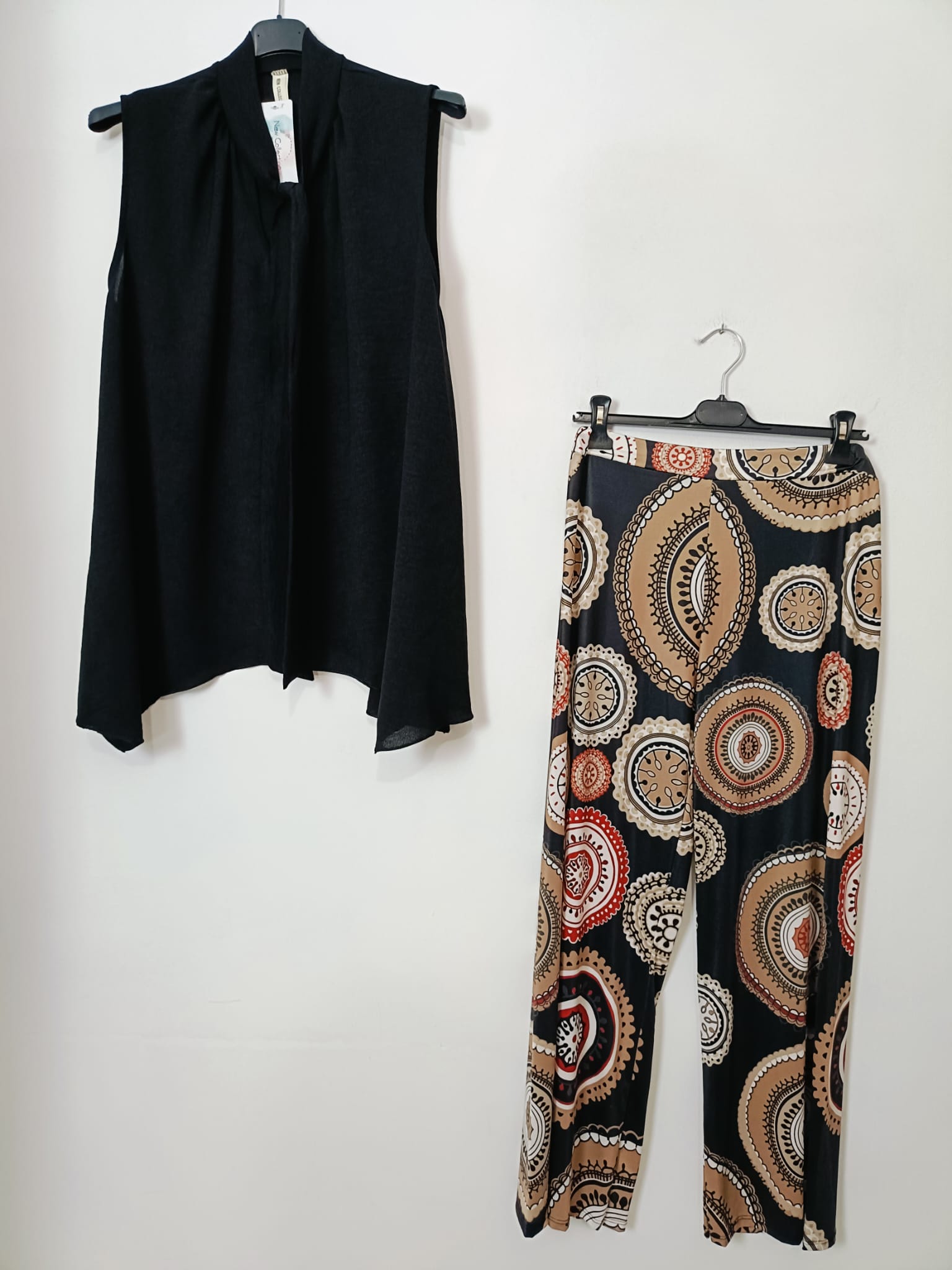 Blusa con cravattino