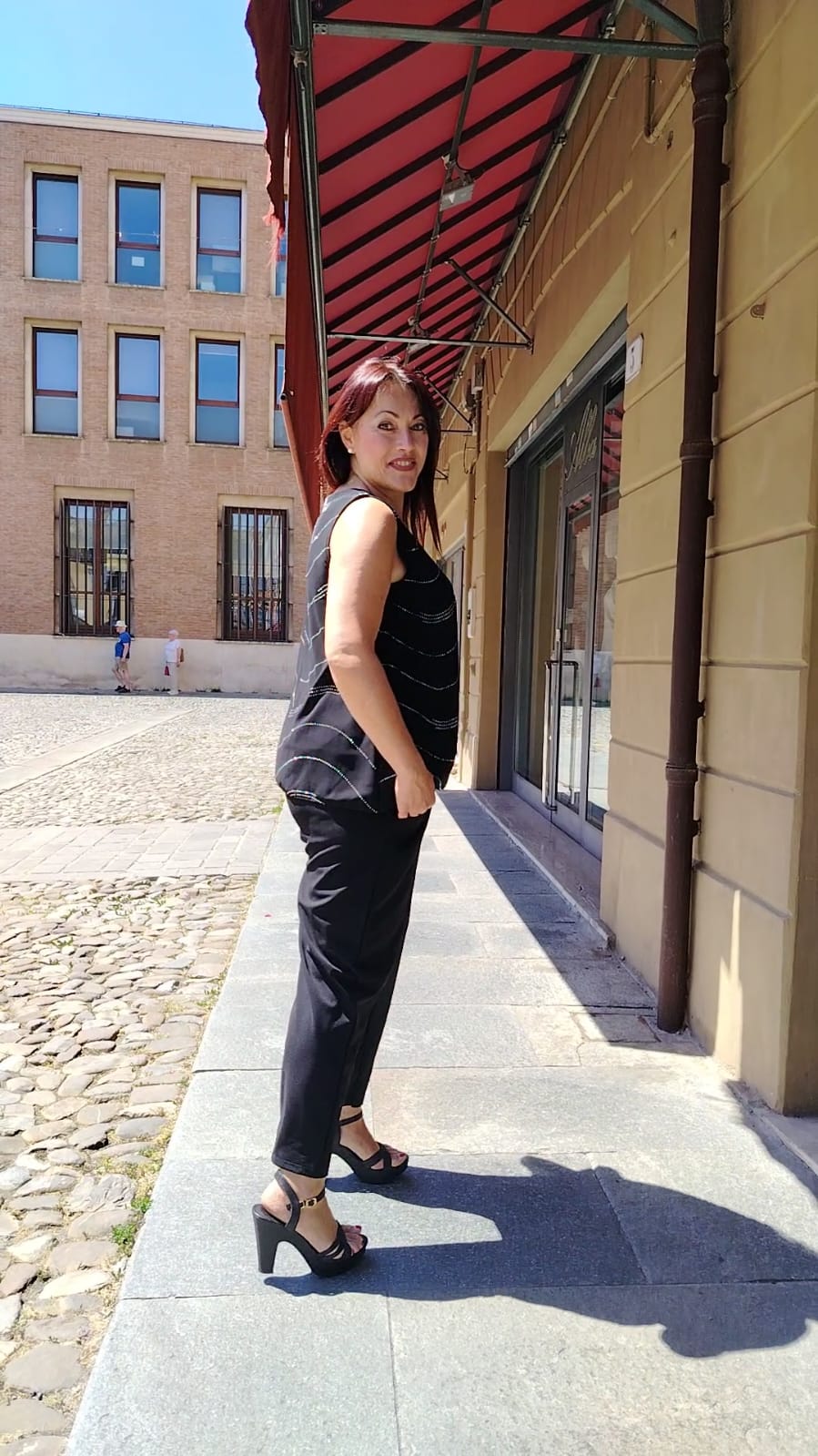 Top Curvy dettagli luminosi