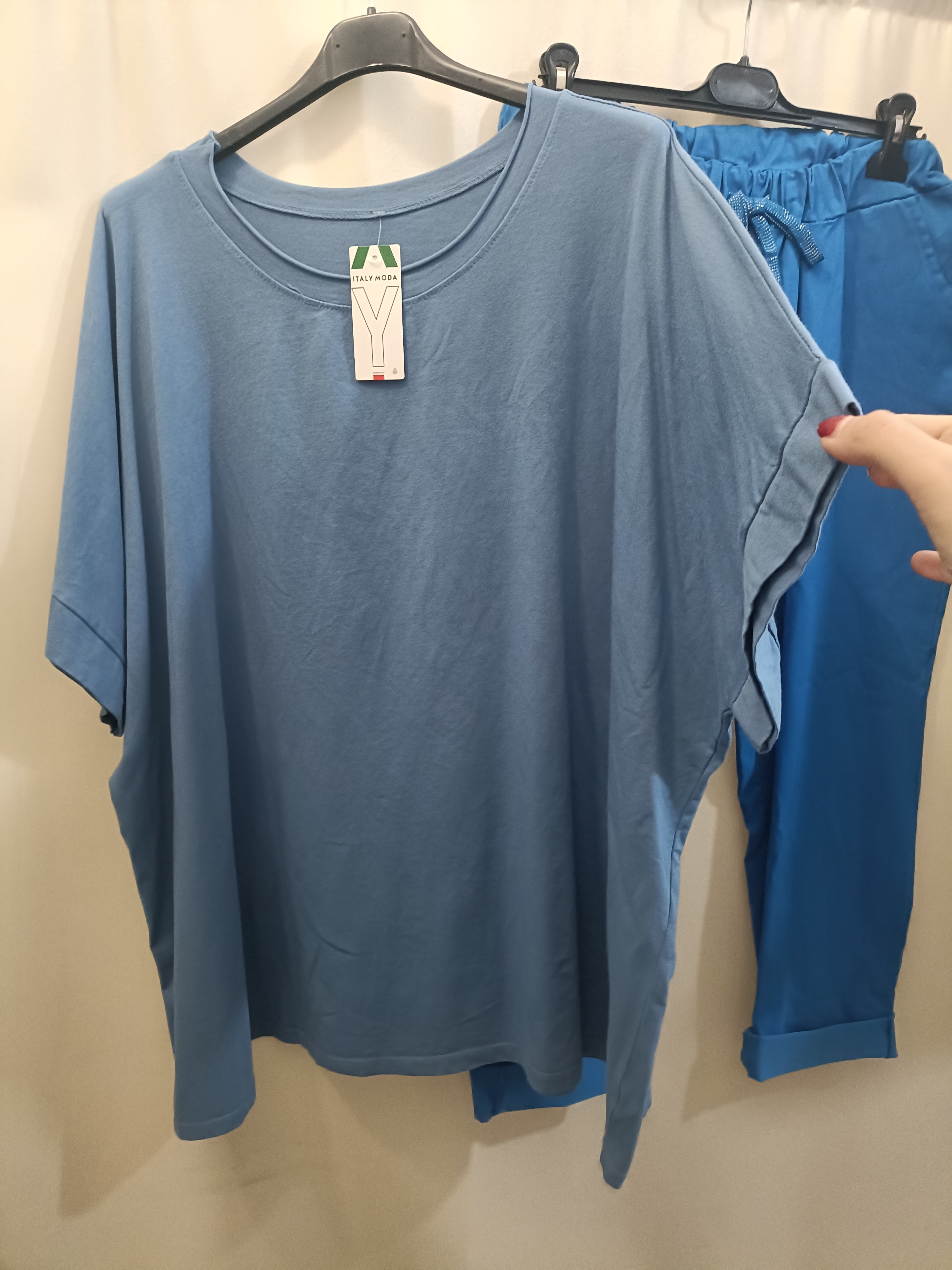 T-shirt curvy taglio morbido scollo tondo 95% cotone